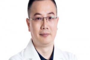 廈門海峽美容外科主任童晉文醫(yī)生怎么樣，價(jià)格貴嗎