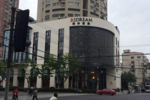 上海薇琳醫(yī)療美容醫(yī)院做的假體隆胸做個(gè)誘人的女人