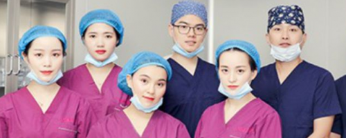 躲過隆鼻重災(zāi)區(qū)“蛇精臉”，美成翻版“小丑女”