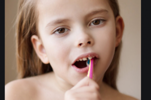 西安小白兔口腔醫(yī)院李寧整形價格表附牙齒陶瓷矯正案例展示