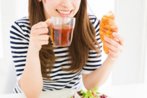 長沙亞太醫(yī)療美容醫(yī)院彭香美整形價格表附牙貼面案例展示