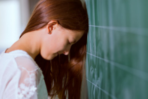 衡陽魅力紅唇醫(yī)療美容醫(yī)院溫宏整形價(jià)格表附彩光嫩膚案例展示