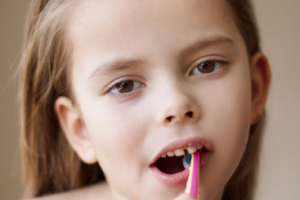 衡陽愛思特醫(yī)療美容醫(yī)院鄭小華整形價(jià)格表附鐳射凈膚案例展示