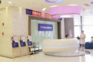 重慶銅雀臺(tái)美容醫(yī)院正規(guī)嗎附吸脂減肥手術(shù)案例和價(jià)格表