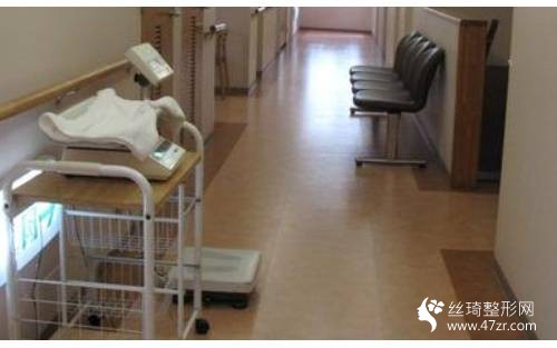 重慶西南醫(yī)院是正規(guī)醫(yī)院嗎口碑好不好？附假體隆胸案例和價(jià)格一覽