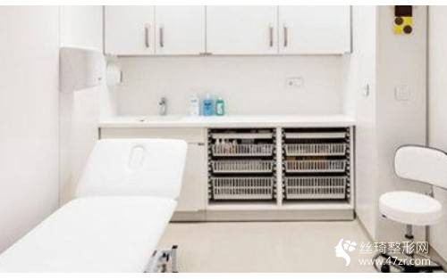 重慶當(dāng)代整形美容醫(yī)院正規(guī)嗎？去眼袋價(jià)格多少恢復(fù)前后對比及價(jià)格表