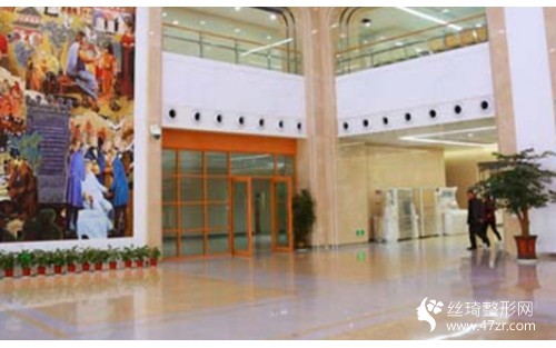 圣嘉麗整形醫(yī)院切雙眼皮恢復(fù)過程分享附新版價格表