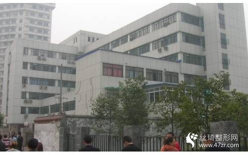 泉州第一醫(yī)院割雙眼皮果怎么樣貴不貴? 真人雙眼皮案例分析及價(jià)格表